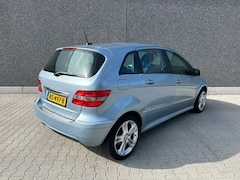 Mercedes-Benz B-klasse - 160 Business Class | AUTOMAAT | AIRCO | STOELVERWARMING | CC | PDC | APK T/M 7-10-2027 | A