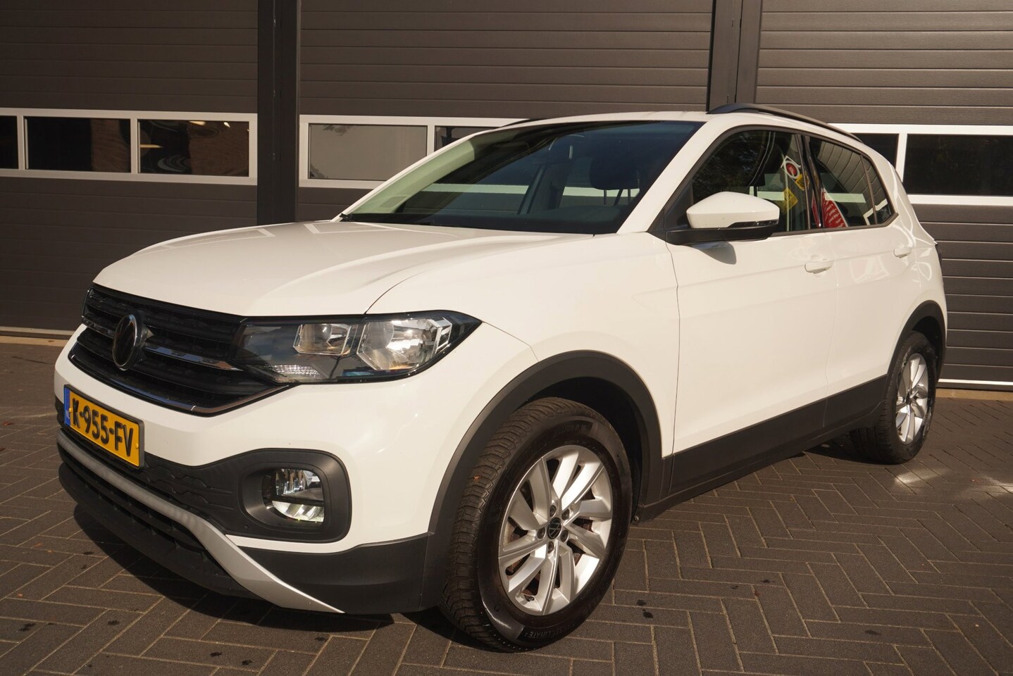 Volkswagen T-Cross - 1.0 TSI Life Airco/Cruise/Trekhaak - AutoWereld.nl
