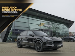 Porsche Cayenne - S 2.9 S 441pk Panoramadak Trekhaak elektrisch Comfortstoelen Black edition Luchtvering DAB