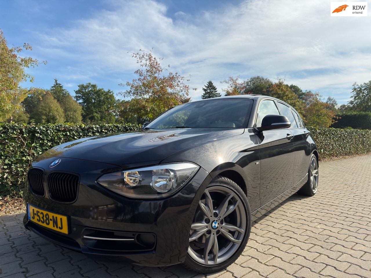 BMW 1-serie - 118i M Sport Edition 118i M Sport Edition , 5-DRS. , Clima / Cruise / Camera / Schuifdak / Groot Navi / Stoelve - AutoWereld.nl