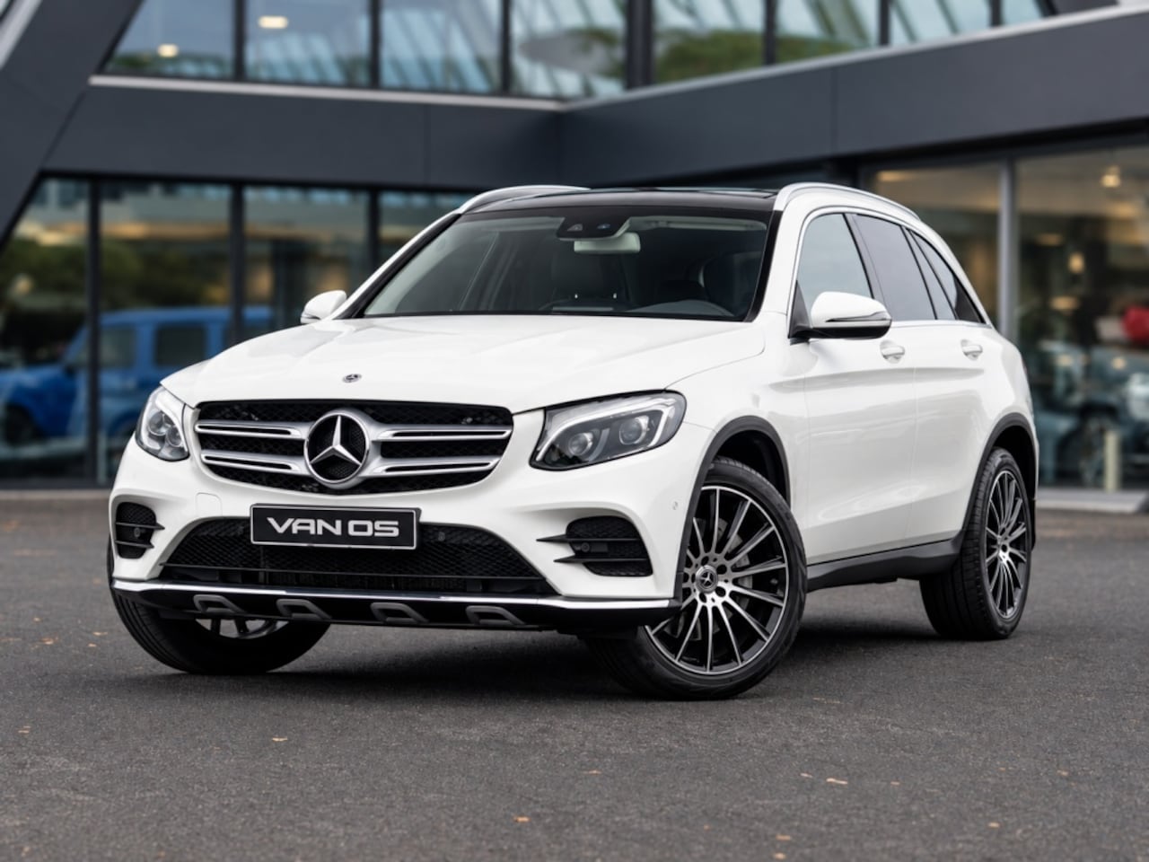 Mercedes-Benz GLC-klasse - GLC 250 4MATIC AMG Line | Pano | Burmester | Trekhaak - AutoWereld.nl