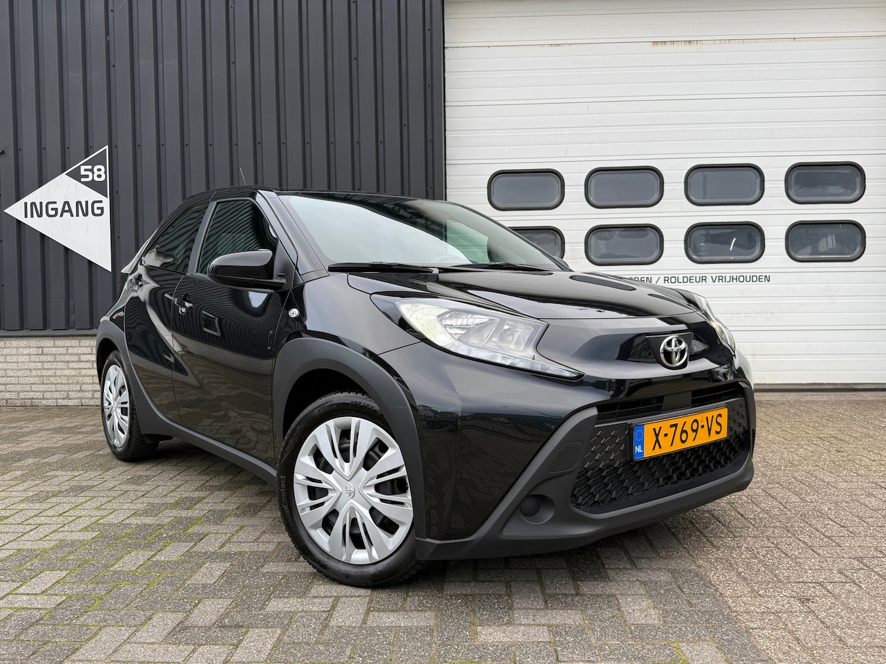 Toyota Aygo X - 1.0 VVT-i MT Play |Camera |Carplay|Lane assist | cruise adaptive - AutoWereld.nl