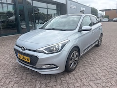 Hyundai i20 - 1.2 HP i-Motion Premium | Climate controle | Trekhaak | Cruise controle | Panoramadak | Pa