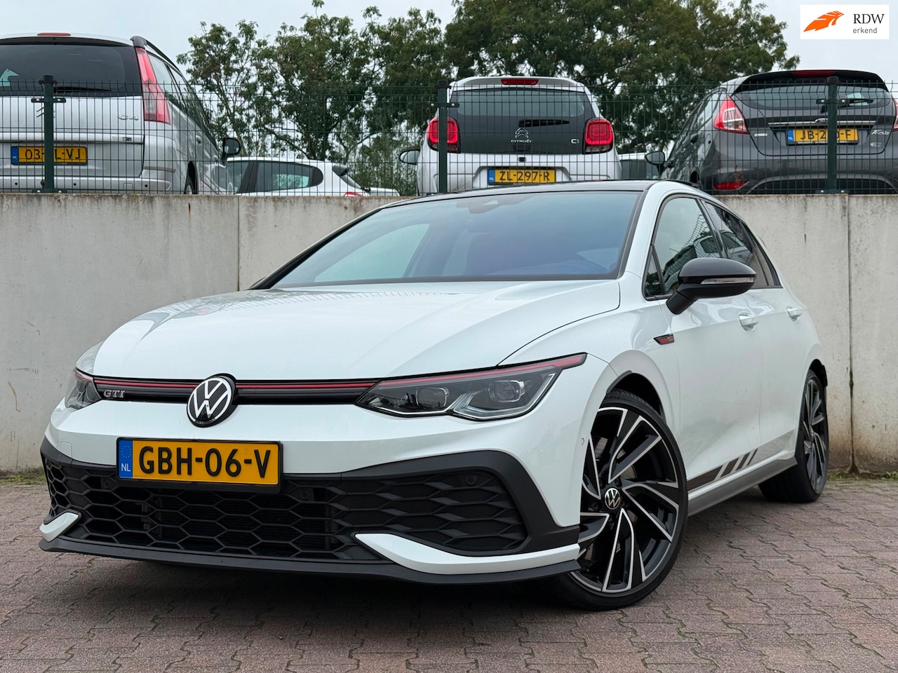 Volkswagen Golf - 2.0 TSI 4Motion R/300 PK/PANO/GTI/VIRTUAL/CARPLAY/HEADUP/CLUBSPORT/ - AutoWereld.nl