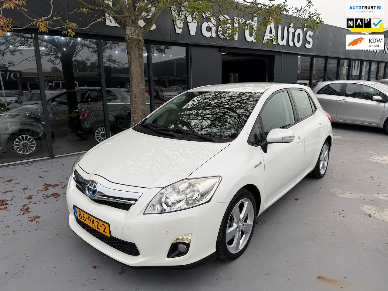 Toyota Auris - 1.8 Full Hybrid Executive/ automaat/airco/cruise/navi/NAP/Camera/Dealer onderhouden/12 maa - AutoWereld.nl