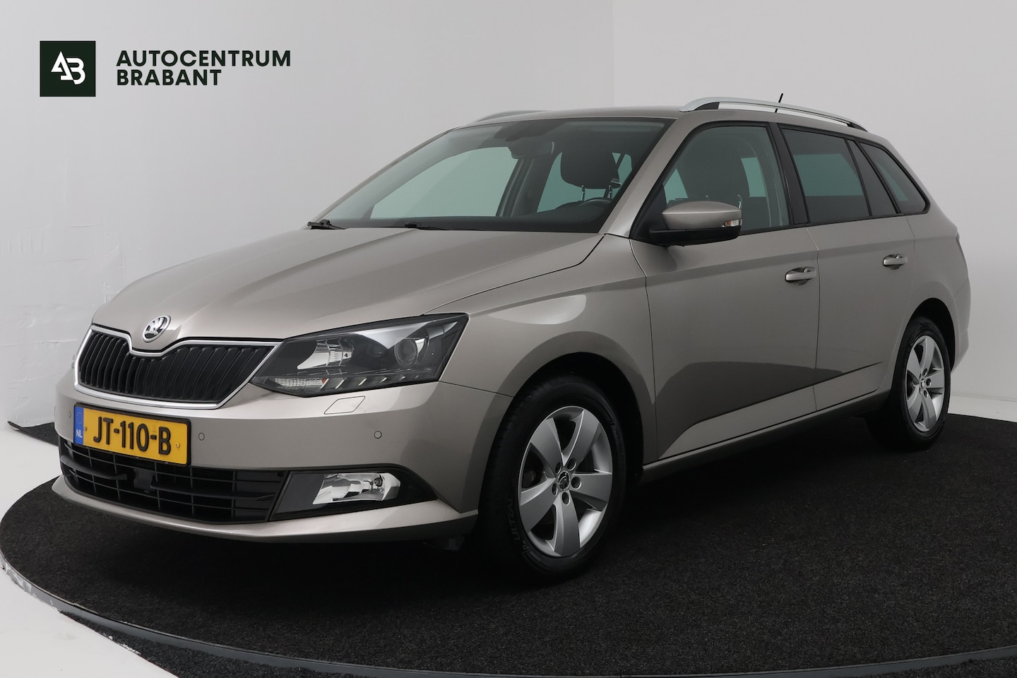 Skoda Fabia Combi - 1.2 TSI Style Business (TREKHAAK, STOELVERWARMING, NAVIGATIE) - AutoWereld.nl