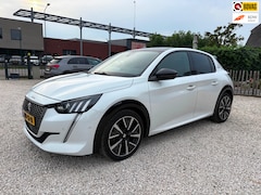 Peugeot 208 - 1.2 101pk GT-Pack Automaat Panorama, Massage, ACC, Apple Carplay