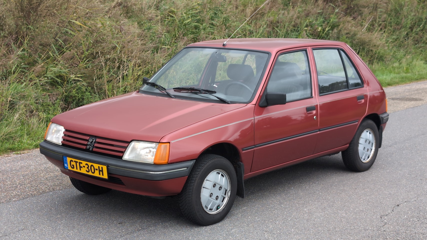 Peugeot 205 - AUT | Oldtimer | APK | 61.205km - AutoWereld.nl