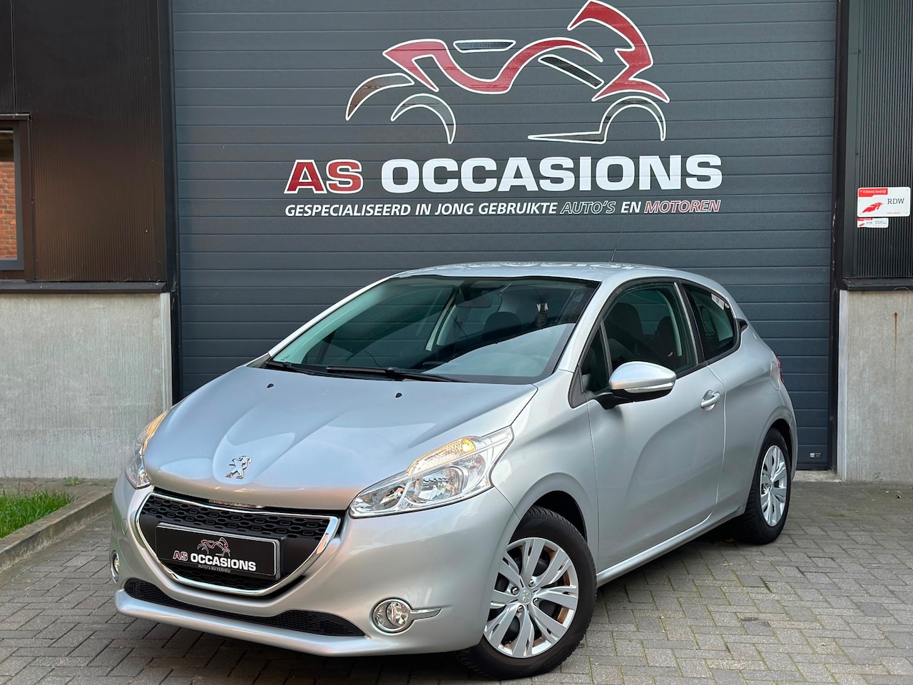 Peugeot 208 - 1.2 VTi Active - Parksens - Navi - Cruise - AutoWereld.nl