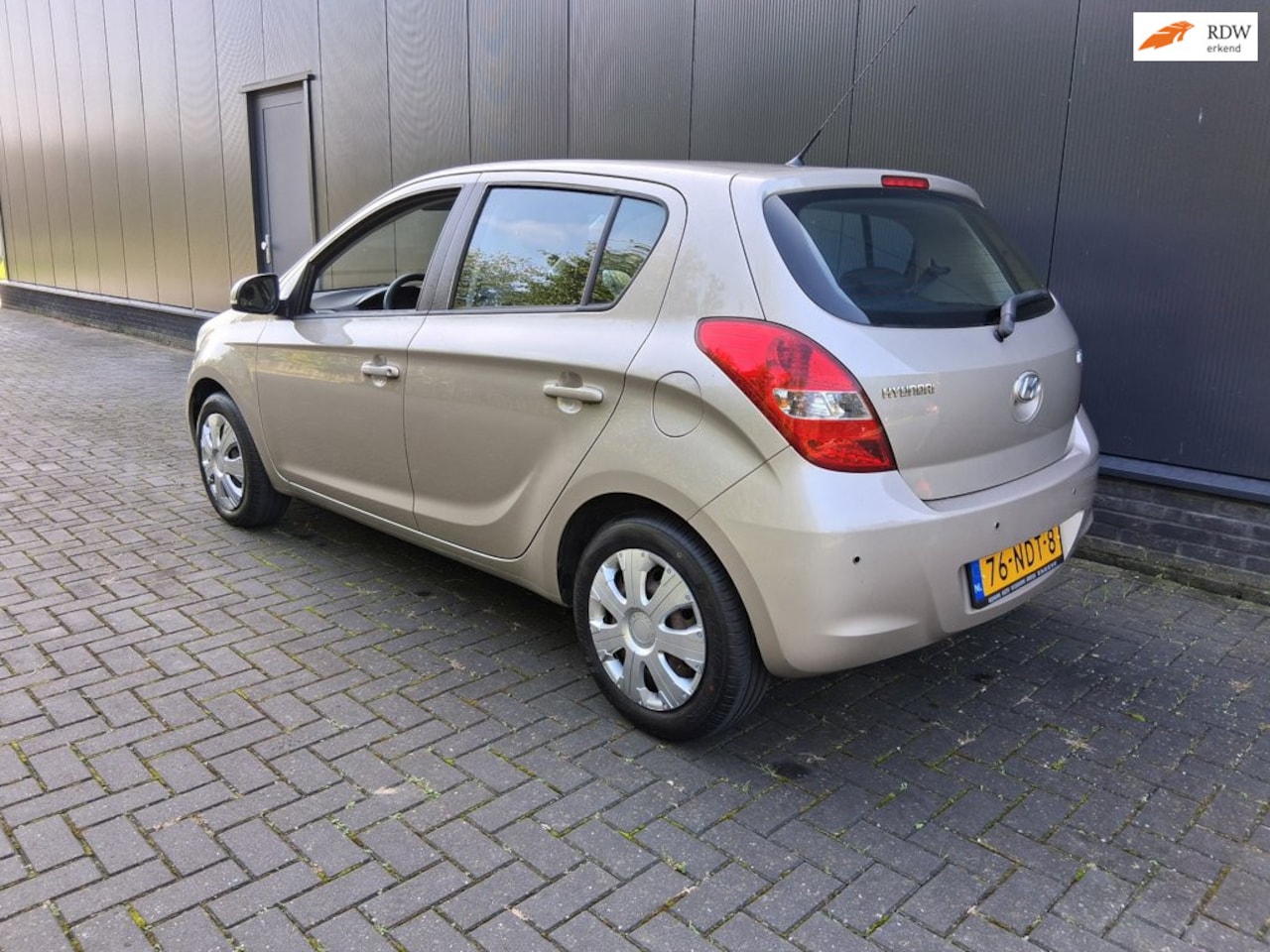 Hyundai i20 - 1.4i i-Motion AUTOMAAT / 96105 k.m. - AutoWereld.nl