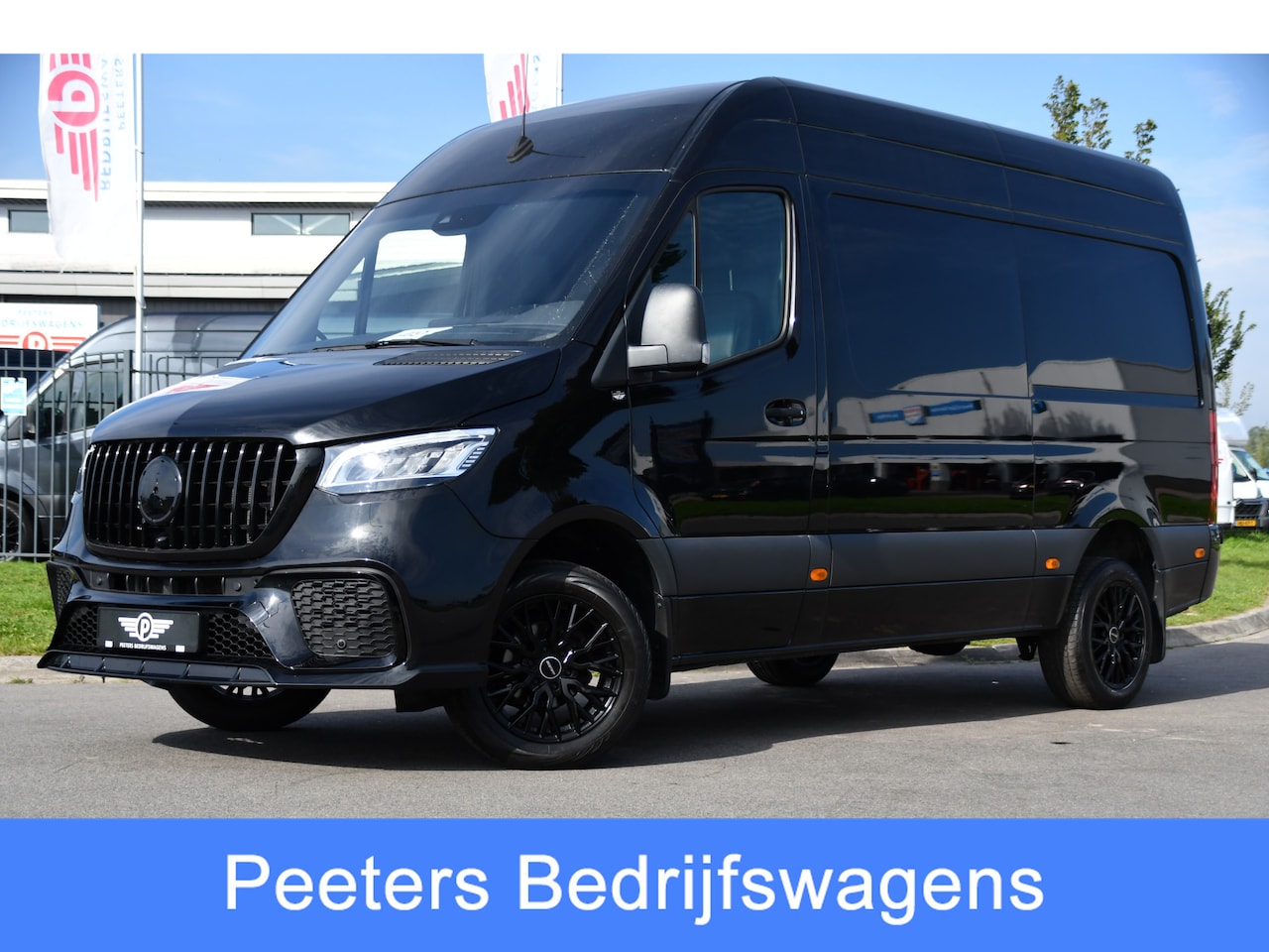 Mercedes-Benz Sprinter - 319 1.9 CDI L2H2 AMG Black Edition Adaptieve Cruise, Carplay, 3500kg Trekhaak, Camera, LED - AutoWereld.nl