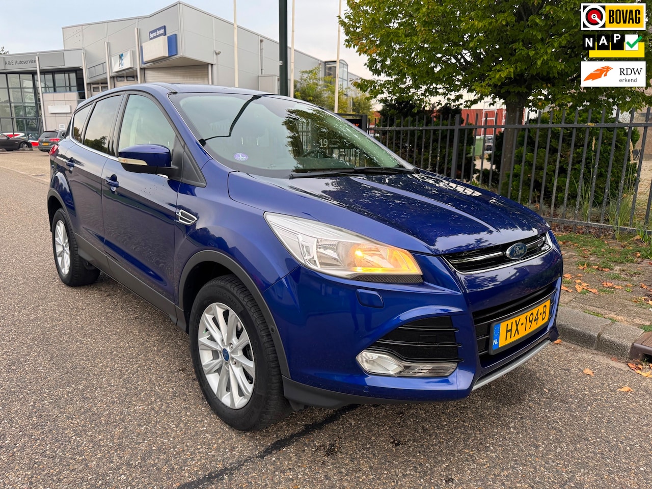 Ford Kuga - 1.5 Titanium Camera,Trekhaak,Navigatie - AutoWereld.nl