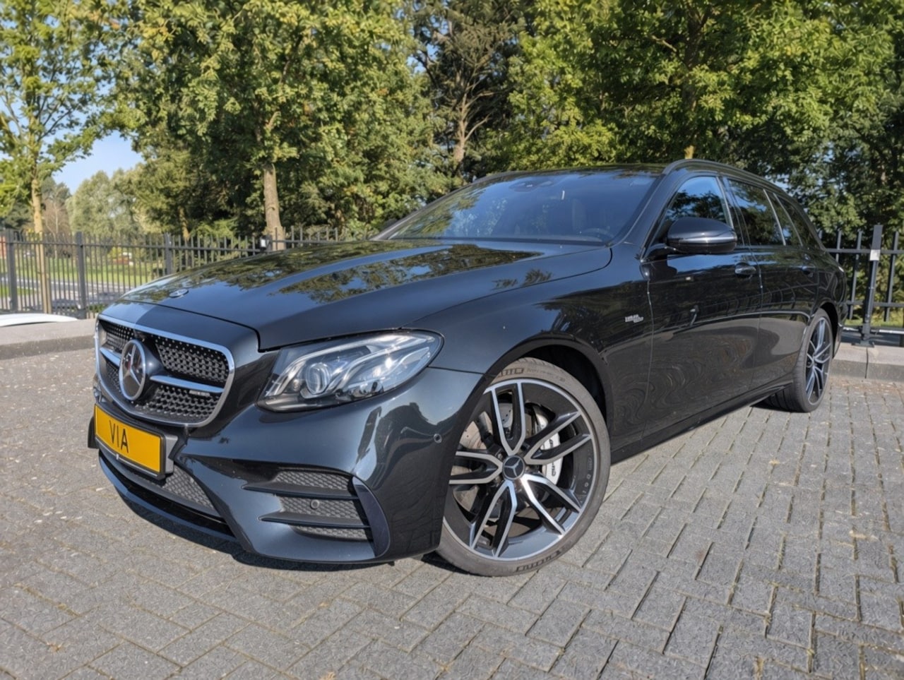 Mercedes-Benz E-klasse - 53 AMG Premium Plus AMG 4matic+ | 457PK | El. trekhaak | Pano | Widescreen | Distronic | L - AutoWereld.nl