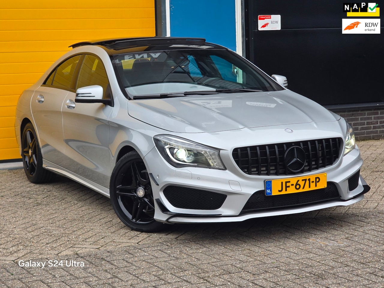 Mercedes-Benz CLA-Klasse - 180 AMG Line / Aut / NAP / Navi / Cruise Control / Open Panoramadak / Xenon / Pdc / Allu V - AutoWereld.nl