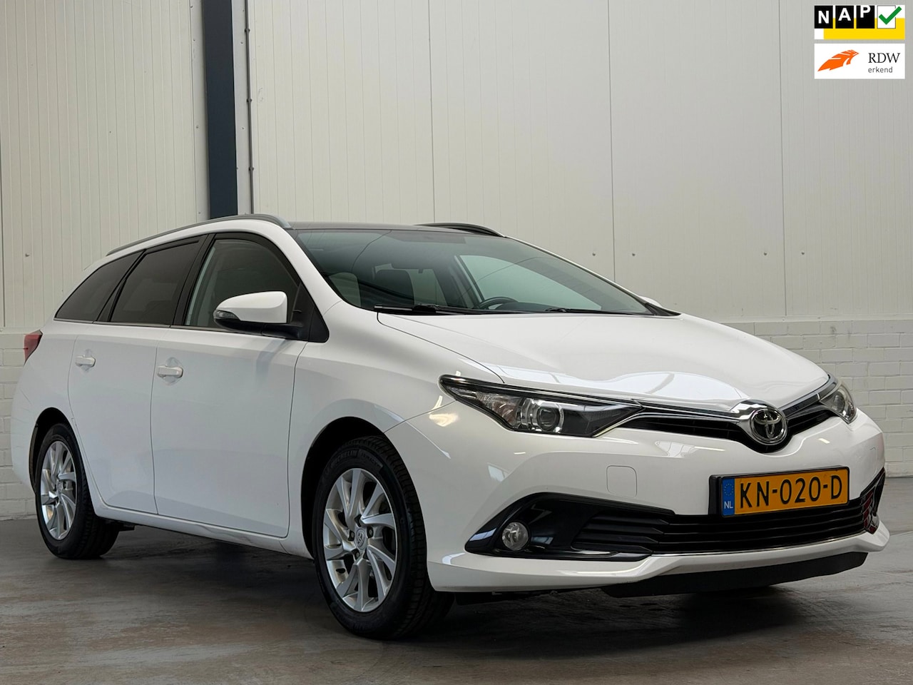 Toyota Auris Touring Sports - 1.2T Dynamic |Pano|Trekhaak|Org NL - AutoWereld.nl