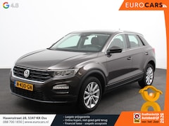 Volkswagen T-Roc - 1.5 TSI Style Climate control cruise control Navigatie Parkeersensoren Lichtmetalen velgen