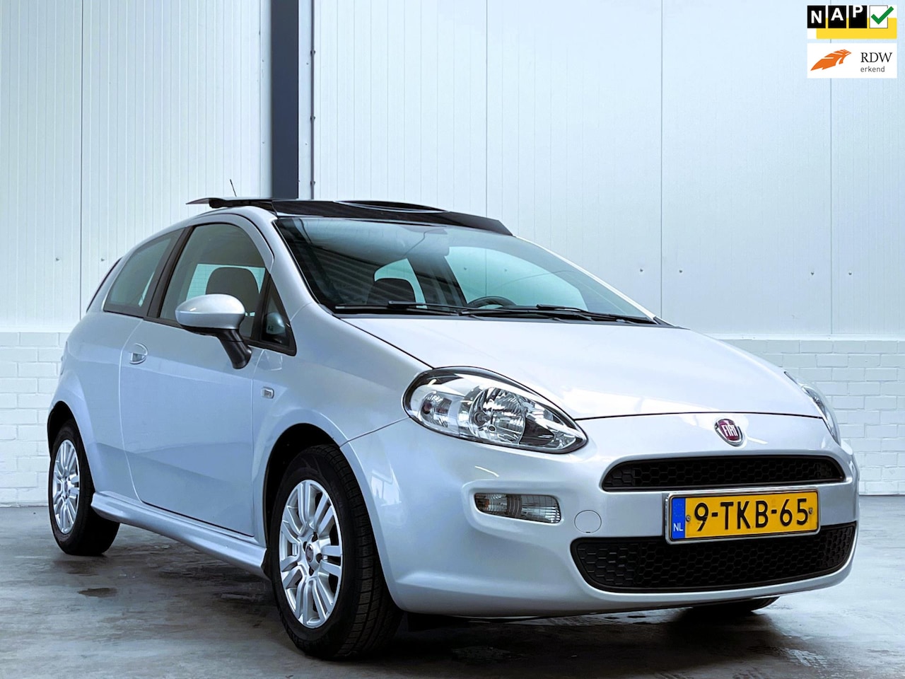 Fiat Punto Evo - 0.9 TwinAir Street Org NL|Panorama dak - AutoWereld.nl