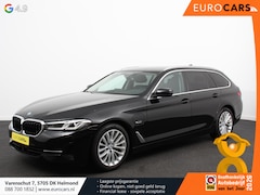 BMW 5-serie Touring - 530e Business PHEV AUTOMAAT Adaptieve cruise control LED Leder Navigatie Stoelverwarming A
