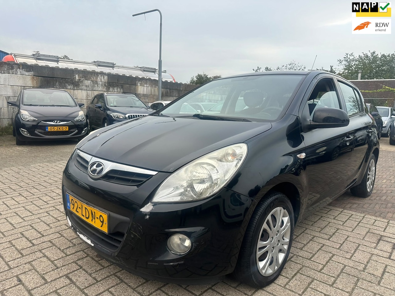 Hyundai i20 - 1.2i DynamicVersion 5 DRS/ AIRCO! - AutoWereld.nl