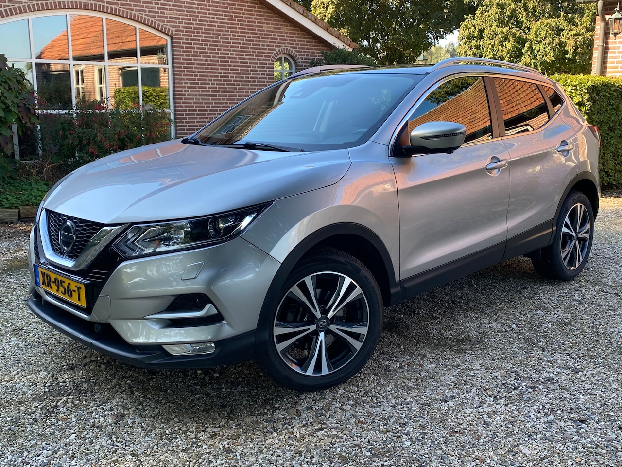 Nissan Qashqai - 1.2 N-Connecta Pano | 360 Camera | Navi | Trekhaak - AutoWereld.nl