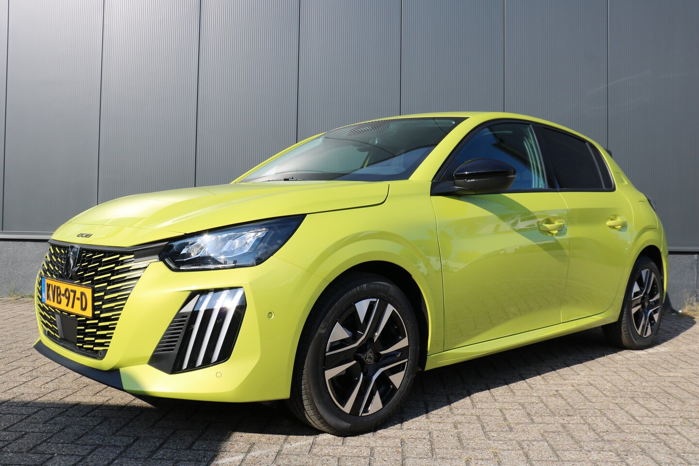 Peugeot 208 - Allure | Elektrische parkeerrem | Extra getinte achterste zijruiten en achterruit | Extra - AutoWereld.nl