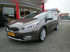 Kia Cee'd - Ceed 1.6 GDI COMFORTLINE AIRCO/TREKHAAK/CAMERA/CRUISECONTROLE