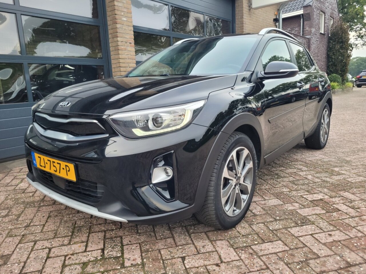 Kia Stonic - 1.0 T-GDI ExecutiveLine camera trekhaak leer navi ecc - AutoWereld.nl