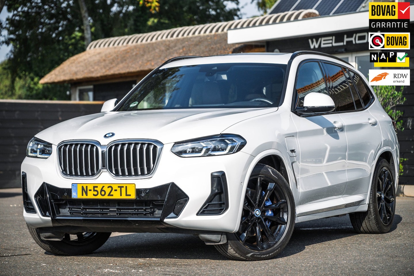BMW X3 - XDrive30e M-Sport Soh 92% I 20inch I Panoramadak I Laser Led I HiFi I NL Auto I NAP I CarP - AutoWereld.nl