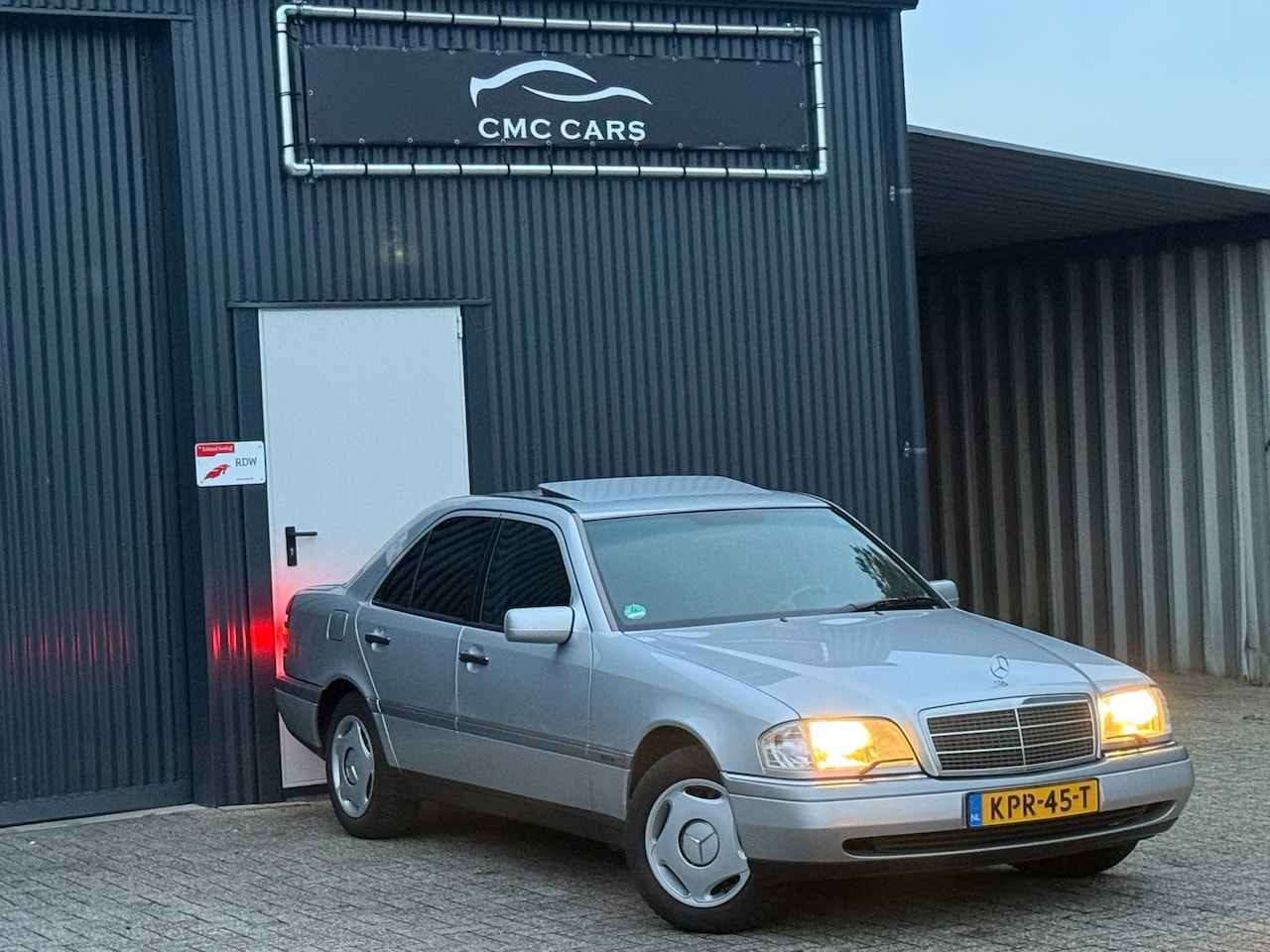 Mercedes-Benz C-klasse - 280 Classic SUPER NETTE AUTO!! VOLLEDIG ONDERHOUDEN!! - AutoWereld.nl