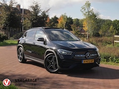 Mercedes-Benz GLA-Klasse - 180 AMG Line | Panoramadak | Camera | Trekhaak | Sfeerverlichting | Apple Carplay | NL-Aut