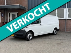 Volkswagen Transporter - 2.0 TDI L2H1 Trekhaak / App connect / Imperiaal / cruise