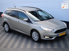 Ford Focus Wagon - 1.0 Titanium Navi PDC Cruise Winterpakket