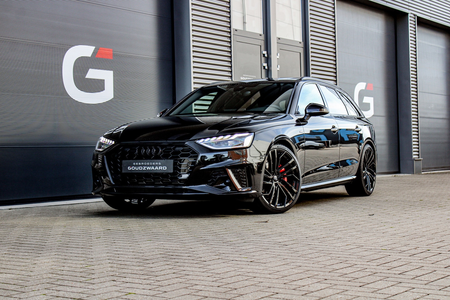 Audi A4 Avant - 40 TFSI S edition Competition | 204PK | Pano | Matrix | Elek. stoelen | Trekhaak - AutoWereld.nl