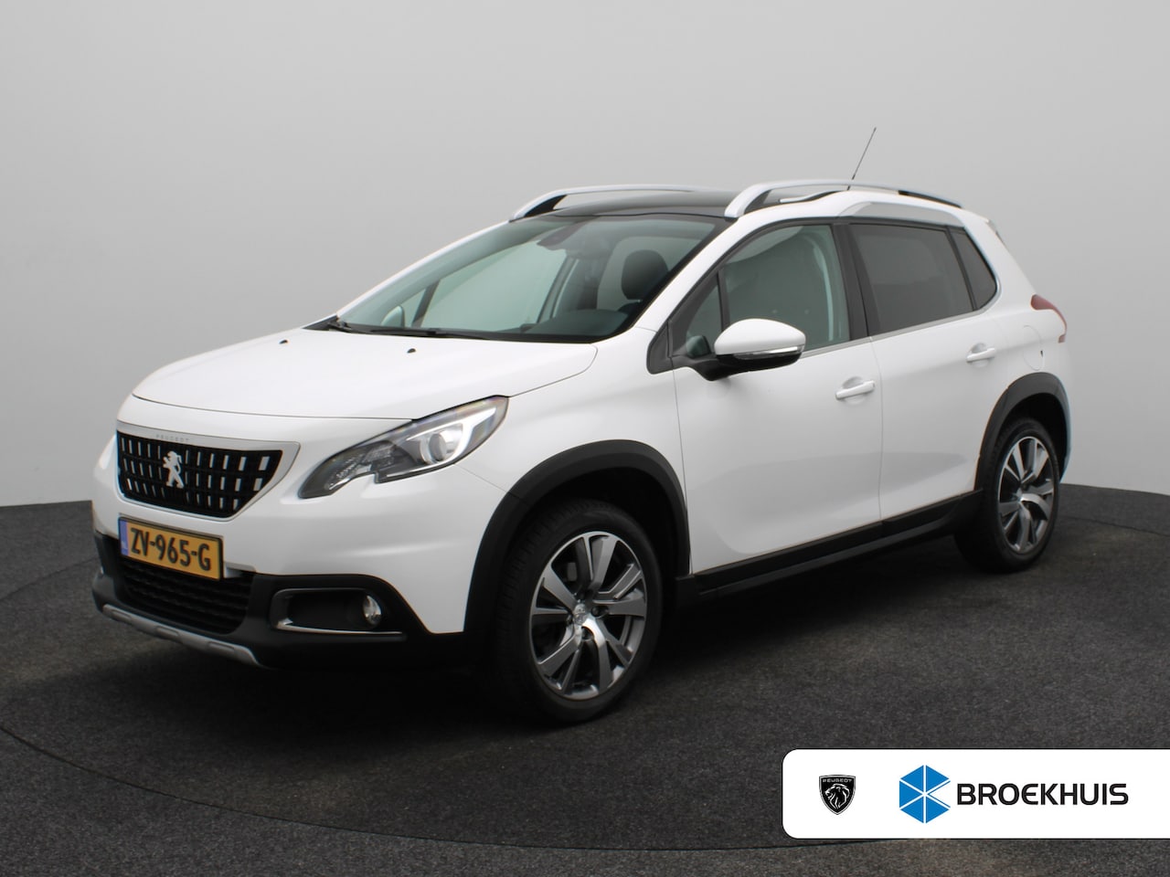 Peugeot 2008 - 1.2 PureTech Allure Panormadak | Parkeersenoren | Camera | Navigatie | Climat Control | Cr - AutoWereld.nl