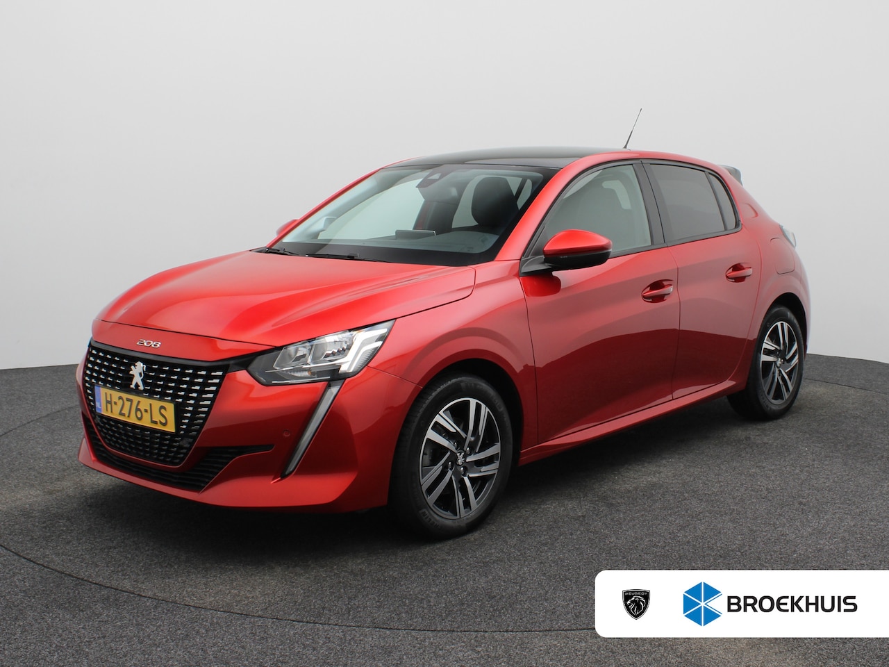 Peugeot 208 - 1.2 PureTech Allure | Panorama dak | Cruise | PDC V+A | Carplay | Navi | Camera | - AutoWereld.nl