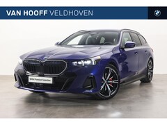 BMW 5-serie Touring - 530e M Sport Automaat / Trekhaak / Stoelventilatie / Comfort Access / Adaptieve LED / Park