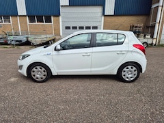 Hyundai i20 - 1.2i i-Motion, airco, nieuwe ketting +waterpomp