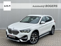 BMW X1 - sDrive20i Automaat Navigatie, Climate Control, Half Leder, 18"Lm, Stoelverwarming, Achteru
