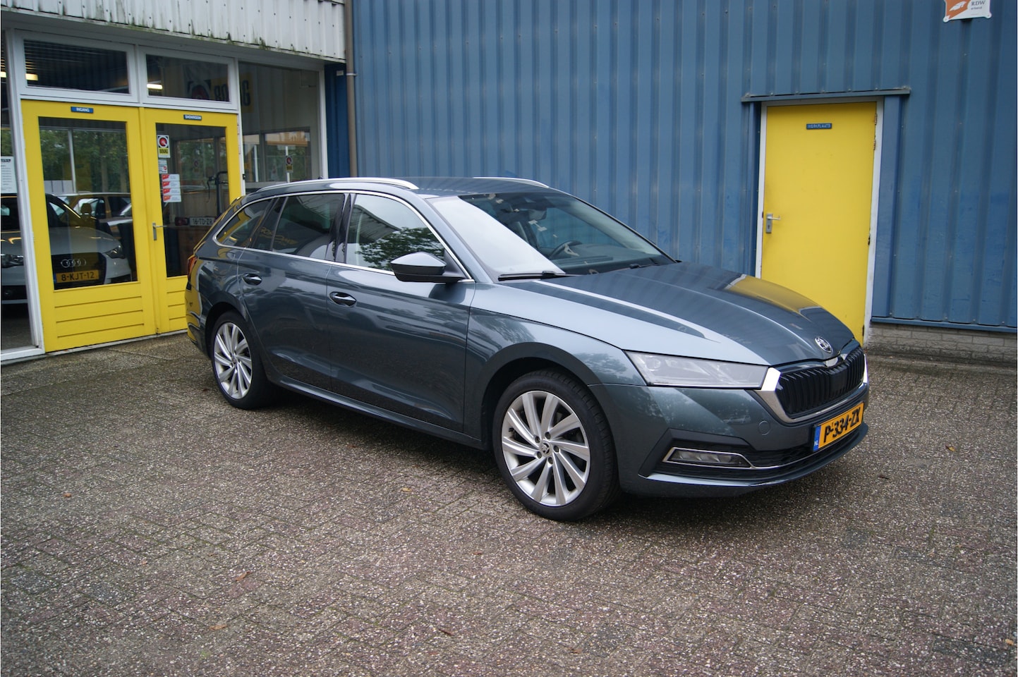 Skoda Octavia Combi - 1.5 e-TSI Business Edition Plus 1.5 e-TSI Business Edition Plus, Trekhaak, 18', MOOI!!! - AutoWereld.nl