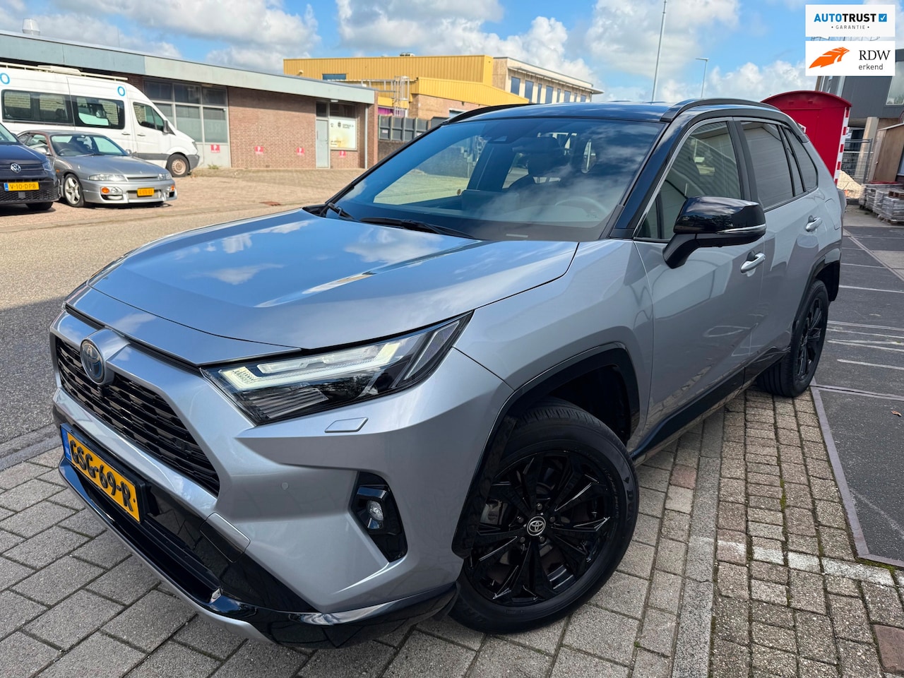 Toyota RAV4 - 2.5 Hybrid AWD DYNAMIC 2023 FACE+ AUT LEDER ACC LUXE NAP - AutoWereld.nl