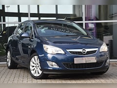 Opel Astra - 1.4 Turbo Cosmo | 140PK | Navi | Trekhaak | PDC | NAP