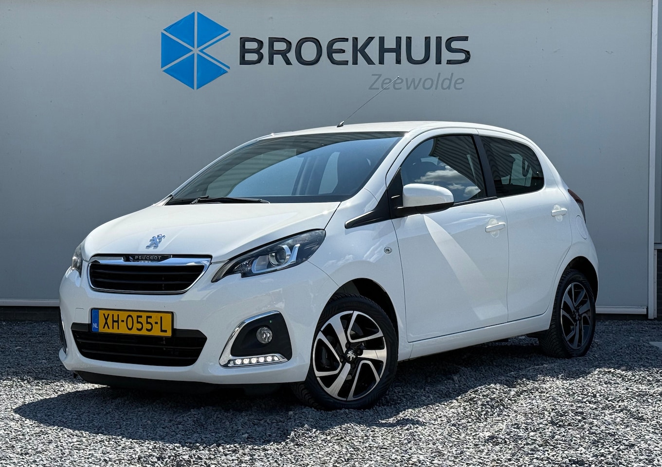 Peugeot 108 - 1.0 e-VTI Allure AUTOMAAT | APPLE CARPLAY/ANDROID AUTO| AIRCO| MISTLAMPEN VOOR| START/STOP - AutoWereld.nl