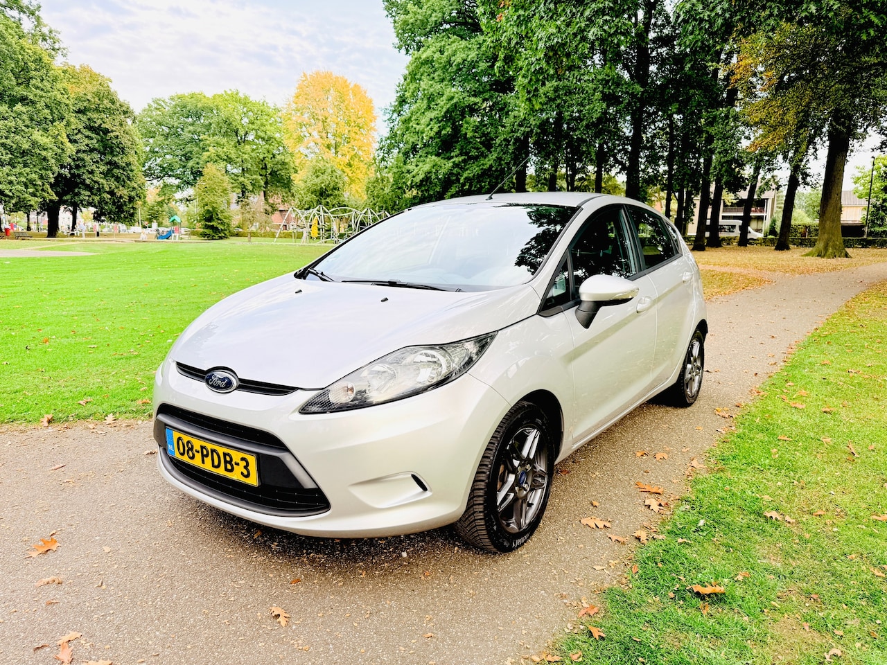 Ford Fiesta - 1.25 Limited Nieuwe Apk 07-2027 - AutoWereld.nl