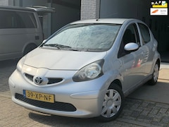 Toyota Aygo - 1.0-12V +/ 5drs/ nap/ 1jaar apk/ goed onderhouden/ airco/ EL-ramen/ zeer nette auto
