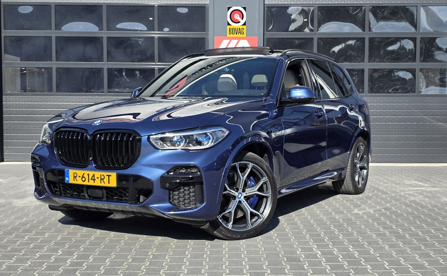 BMW X5 - XDrive45e M Sport High Executive | LUCHTVERING | BOWERS | TREKHAAK | PANO | LASER | SOFTCL - AutoWereld.nl