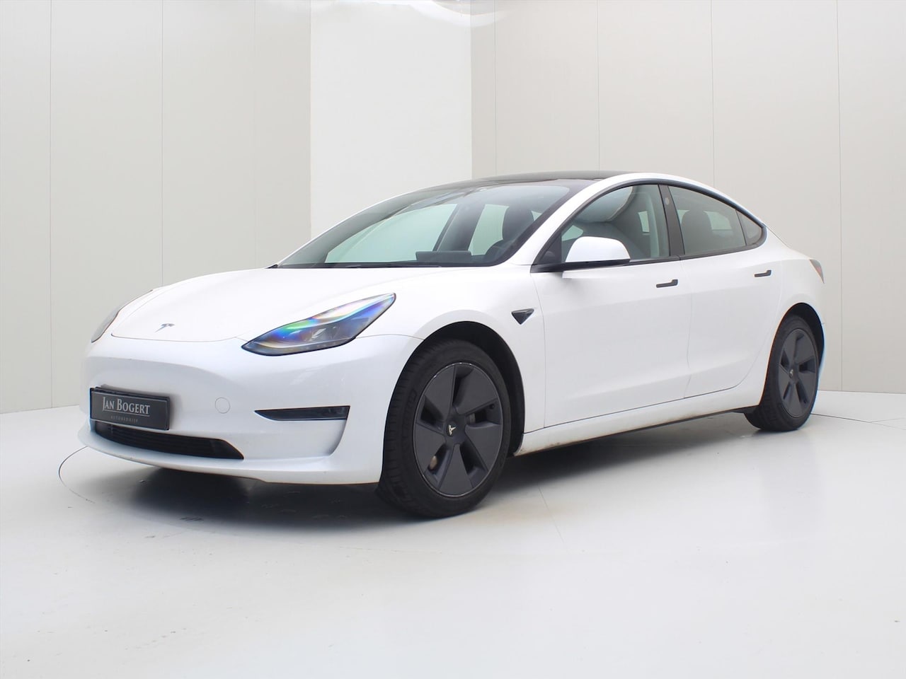 Tesla Model 3 - Long-Range RWD 299pk [ AMD RYZEN+WARMTEPOMP+AUTOPILOT+LEDER+CAMERA+CLIMAAT+PDC+NAVIGATIE ] - AutoWereld.nl