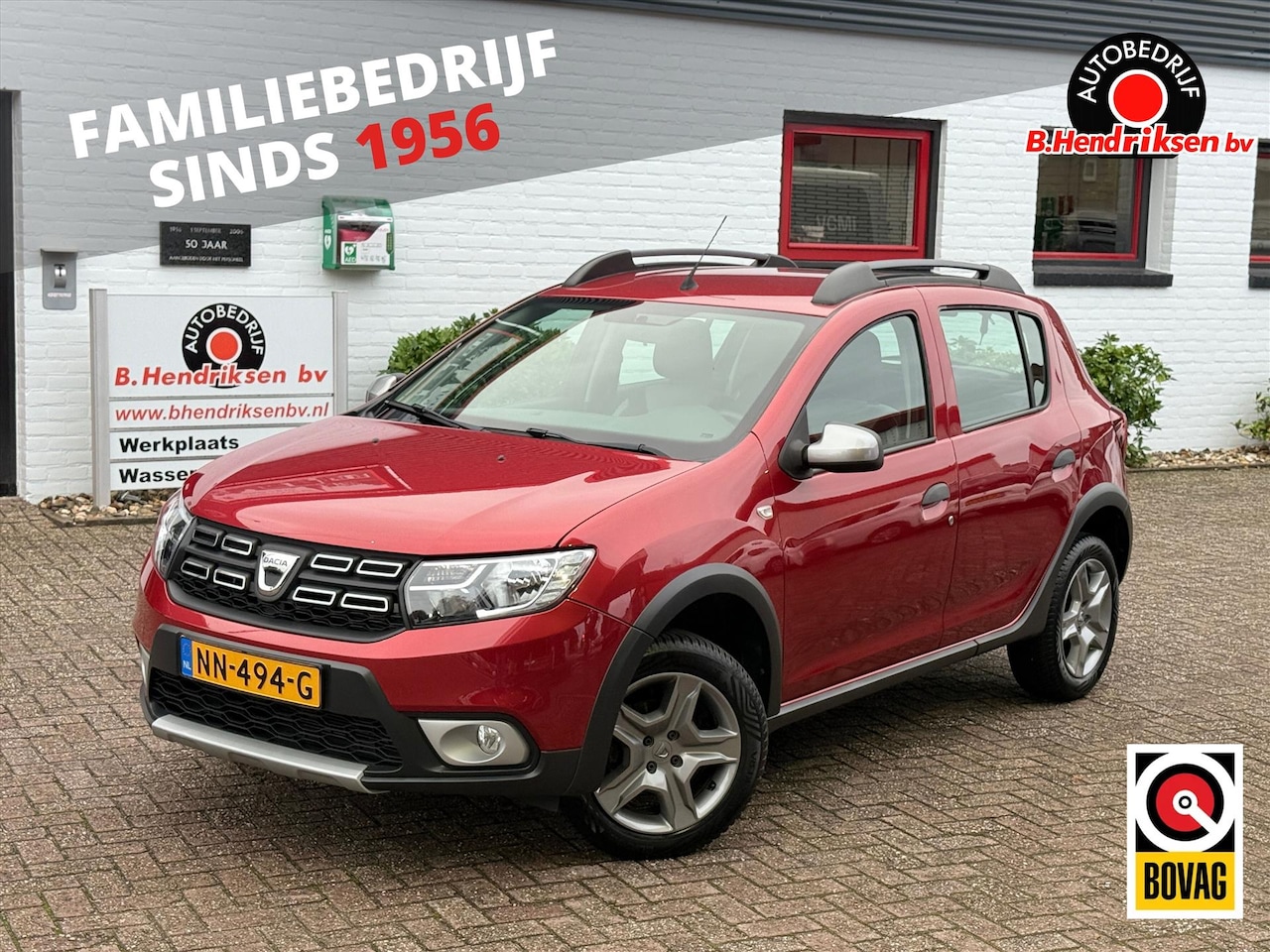 Dacia Sandero Stepway - 0.9 Tce 90pk Automaat Lauréate/ Trekhaak/ All season banden/ Navigatie/ DAB/ Parkeersensor - AutoWereld.nl