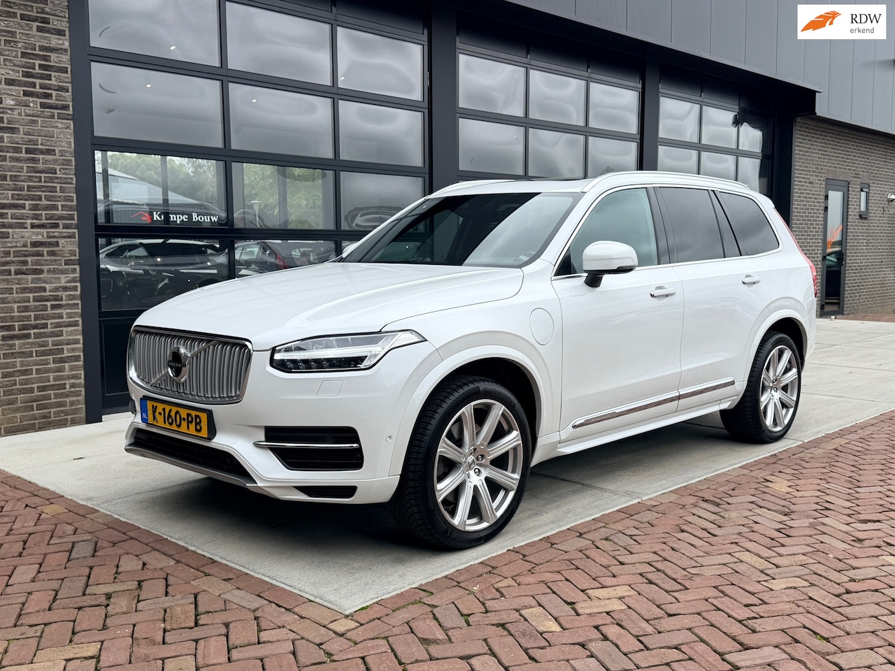Volvo XC90 - 2.0 T8 Twin Engine AWD Inscription | Bowers & Wilkens | 7 pers | VOL! | - AutoWereld.nl