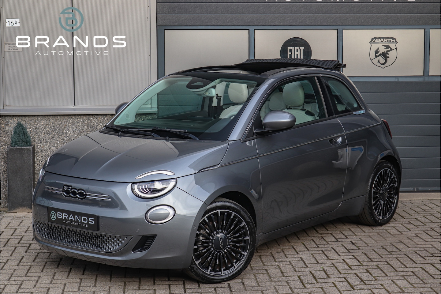 Fiat 500e - La Prima Cabrio 42 kWh 1e eig Full option Garantie - AutoWereld.nl