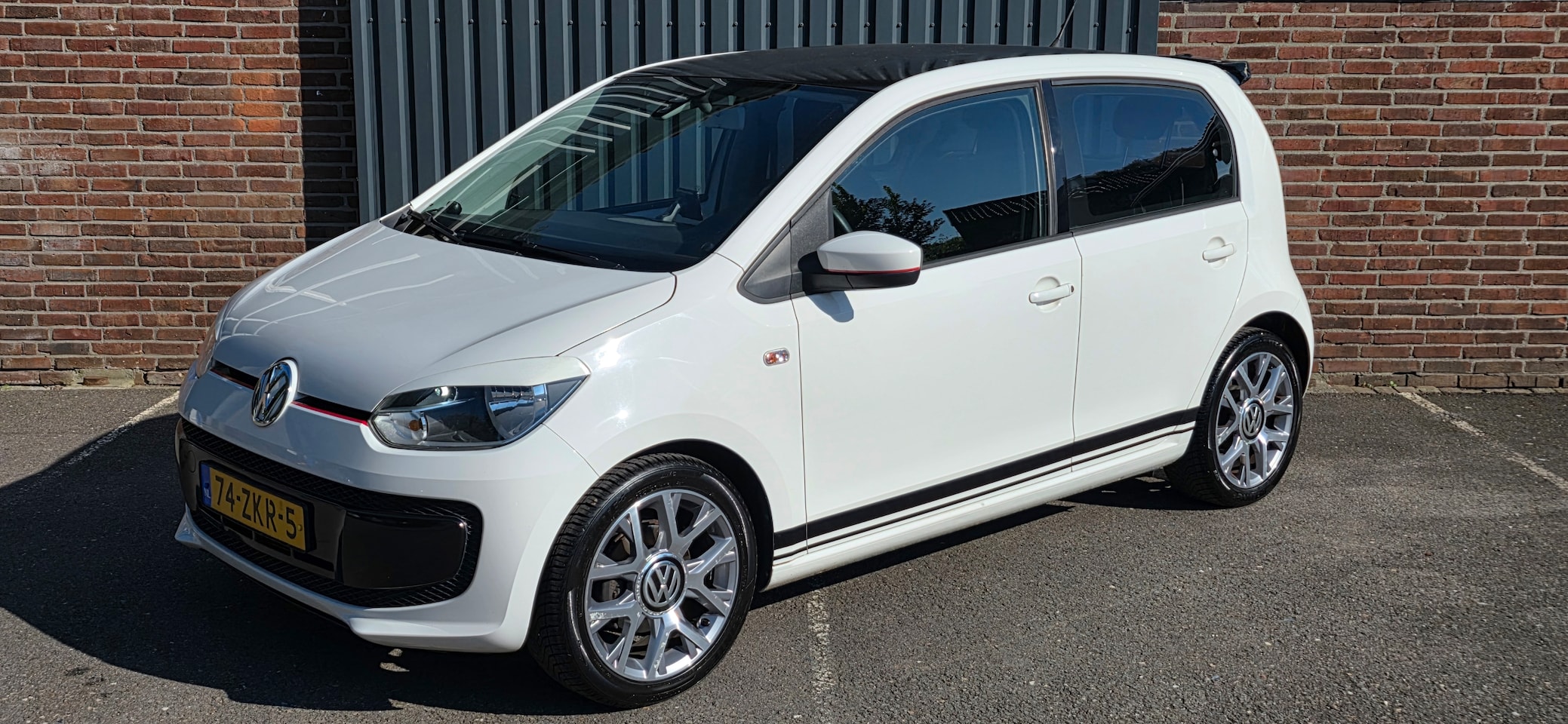 Volkswagen Up! - 1.0 move up! BlueMotion - AutoWereld.nl